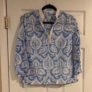 J. McLaughlin Blue and‎ White Patterned Blouse size 0